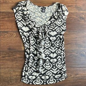 Rue 21 Patterned Women Top | Rue21 | Black & White Patterned Top